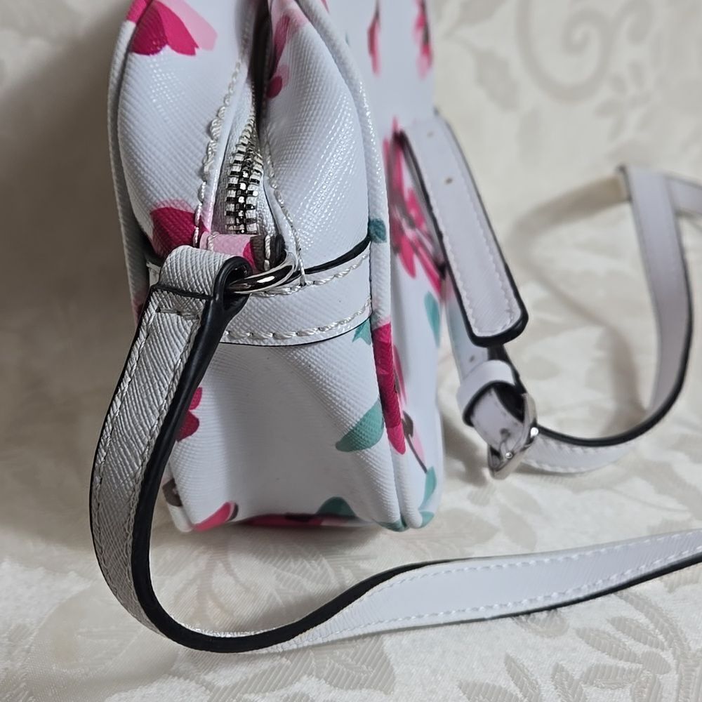 Guess White Faux Leather Floral Crossbody Bag - Picture 4 of 9